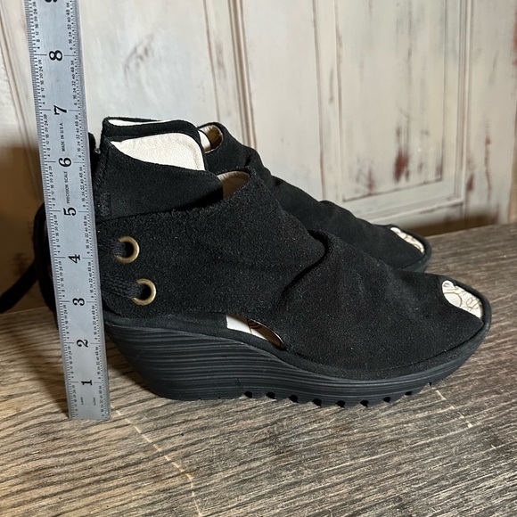 LN FLY LONDON YEMA SUEDE WEDGE HEEL PEEP TOE SANDALS SIZE 7.5 8 US/38 EUR boots - Picture 9 of 9